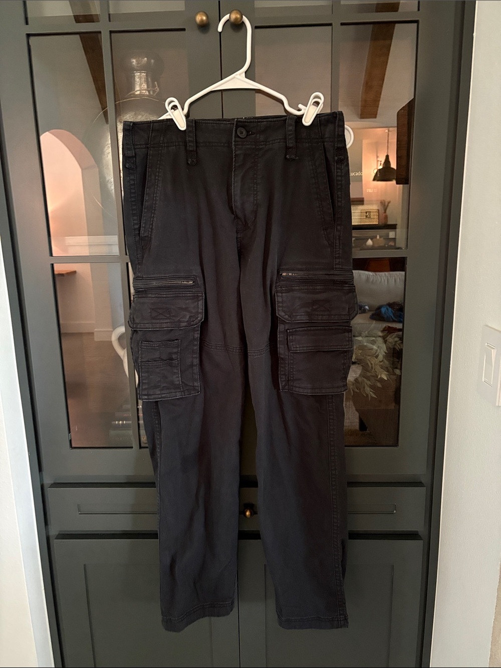 Men’s Hollister Navy/Black Loose Cargo Pants (30/32)